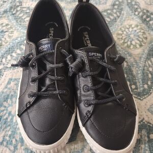 Sperry Black Boat Shoes with Minimalist Appeal